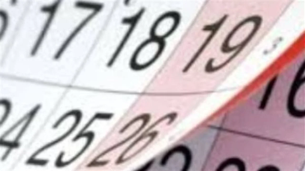 فارق 11 يومًا.. لماذا يزحف التقويم الهجري سنويًا مقارنة بالسنوات الشمسية؟